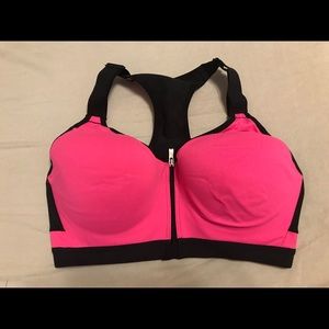 VS Knockout Front Close Sports Bra